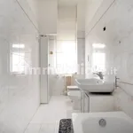 Rent 5 bedroom apartment of 200 m² in Milan