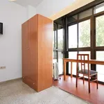 Rent a room of 250 m² in granada