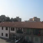 Rent 3 bedroom apartment of 90 m² in Lurate Caccivio