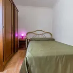 Rent a room of 85 m² in valencia