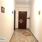 Affitto 3 camera appartamento di 120 m² in Palermo