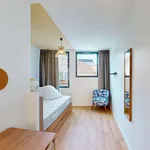 Louez une chambre de 618 m² à Suresnes