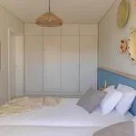 Rent 1 bedroom apartment of 431 m² in Lisbon