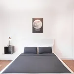 Miete 2 Schlafzimmer wohnung von 969 m² in Dusseldorf