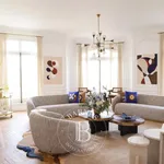 Rent 8 bedroom apartment of 265 m² in Paris