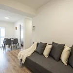 Rent 5 bedroom apartment of 90 m² in Madrid