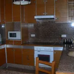 Rent 4 bedroom house of 175 m² in Pontevedra']