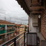 Rent a room of 90 m² in madrid