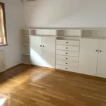 Rent 3 bedroom apartment of 220 m² in Γλυφάδα