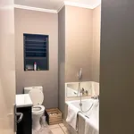 Rent 2 bedroom apartment of 88 m² in Sandton