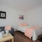 Rent a room of 130 m² in valencia