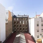 Rent a room of 200 m² in madrid