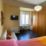 Rent a room of 110 m² in valencia