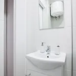 Rent 1 bedroom apartment of 25 m² in Barcelona