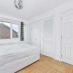 Rent 3 bedroom flat in London