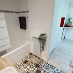 Rent 3 bedroom apartment in Paris