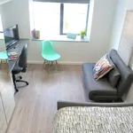 Rent 3 bedroom flat in South West England