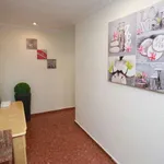 Rent a room of 120 m² in valencia