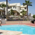 Rent 3 bedroom house of 180 m² in Gran canaria']