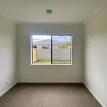 Rent 4 bedroom house in Armstrong Creek VIC 3217