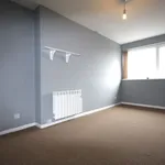 Rent 3 bedroom flat in East Midlands