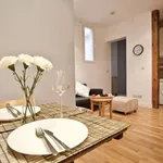 Rent a room of 80 m² in madrid