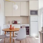 Rent 1 bedroom apartment of 478 m² in Lisbon