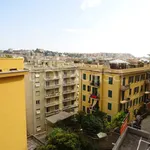 Affitto 5 camera appartamento di 135 m² in Genoa