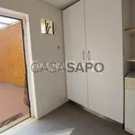 Rent 4 bedroom house of 216 m² in Porto