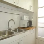 Rent 4 bedroom apartment in Barcelona