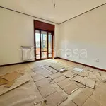 Affitto 4 camera appartamento di 140 m² in Giugliano in Campania