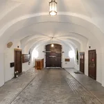 Rent 5 bedroom apartment in Prague