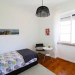 Rent a room of 200 m² in Lisbon