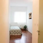 Rent 2 bedroom apartment of 75 m² in lisbon