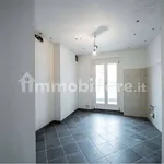 Affitto 5 camera appartamento di 184 m² in Genoa