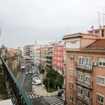 Rent a room of 170 m² in lisbon