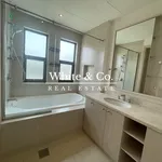 Rent 4 bedroom house of 215 m² in Dubai