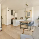 Huur 3 slaapkamer appartement van 63 m² in Da Costabuurt