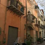 Affitto 5 camera appartamento di 140 m² in Palermo