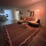 Rent 2 bedroom apartment in Sherman Oaks