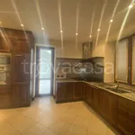 Rent 4 bedroom house of 250 m² in Cadeo