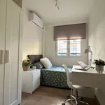 Rent a room of 75 m² in Seville