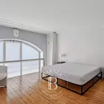 Appartement de 135 m² avec 5 chambre(s) en location à Paris