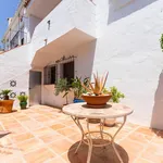 Rent 4 bedroom house of 161 m² in Marbella