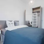 Rent a room of 106 m² in berlin