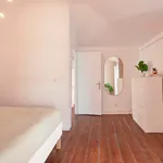 Rent a room of 225 m² in Lisboa