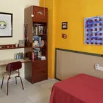 Rent 4 bedroom apartment in Seville