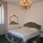 Rent 4 bedroom apartment of 200 m² in Padua