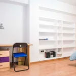 Rent a room of 140 m² in valencia