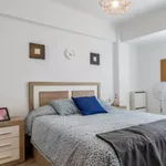 Rent 4 bedroom apartment in Valencia